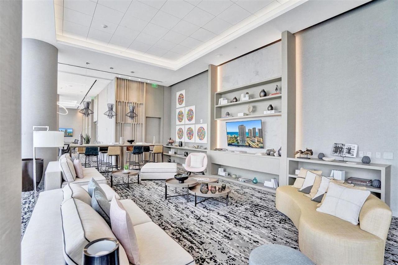 הוליווד Hyde Beach House - Luxury 2-Bedroom - Gorgeous View - Resort Amenities - Rooftop Pool - Hot Tub - Tennis Court - Minutes To The Ocean מראה חיצוני תמונה