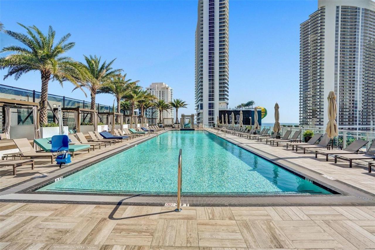 הוליווד Hyde Beach House - Luxury 2-Bedroom - Gorgeous View - Resort Amenities - Rooftop Pool - Hot Tub - Tennis Court - Minutes To The Ocean מראה חיצוני תמונה